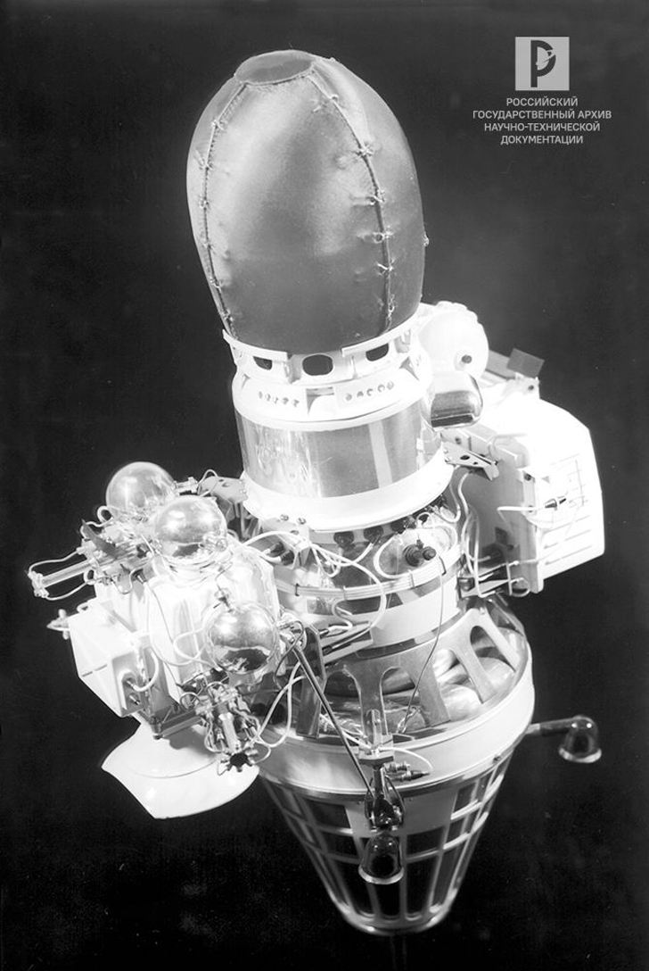 Автоматическая межпланетная станция «Луна-9».  Из архива РГАНТД