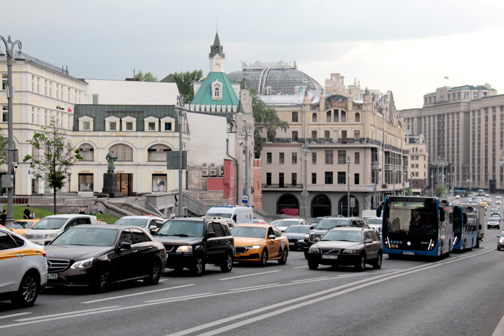 Москва город контрастов (фото В.Кузьмин, июнь, 2024)