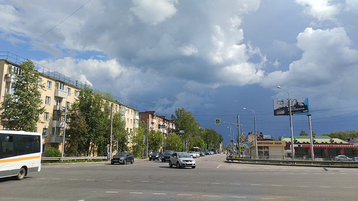 Город Клин, ул.К.Маркса (фото В.Кузьмин, октябрь, 2024)