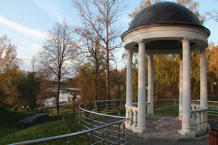 Город Клин, река Сестра (фото В.Кузьмин, октябрь, 2024)