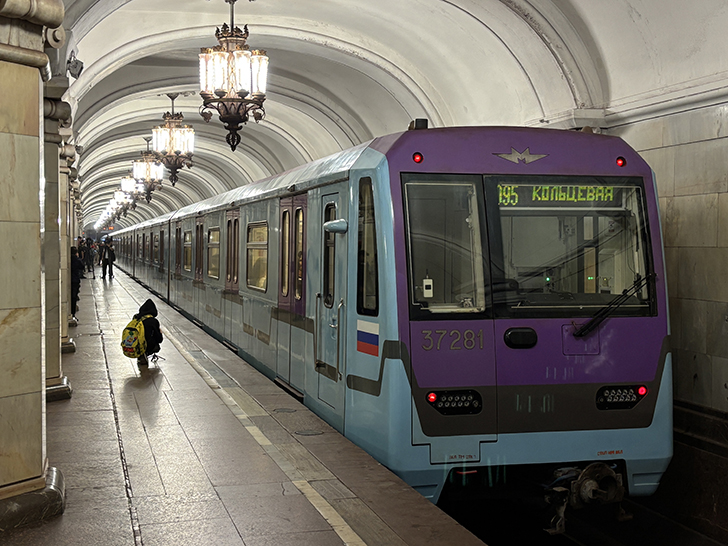 Парад поездов на кольцевой линии (фото Олег Д., Москва, 2025)
