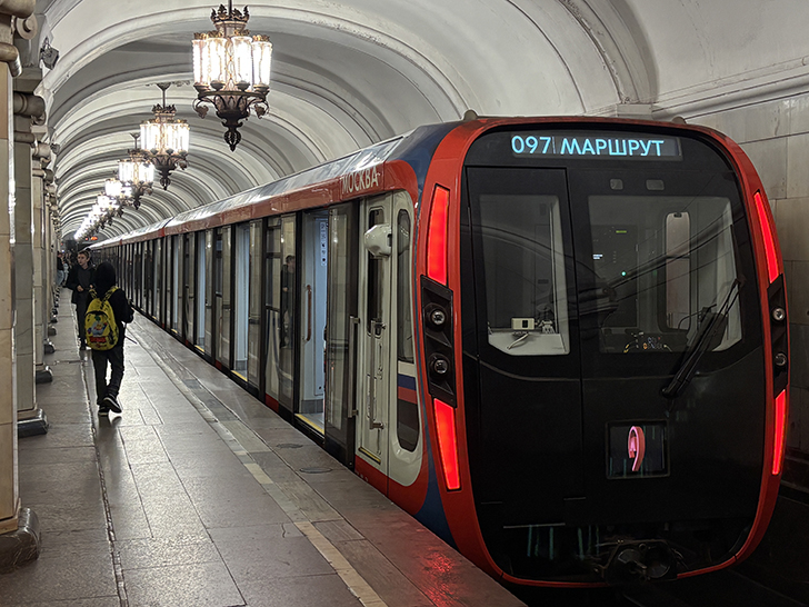 Парад поездов на кольцевой линии (фото Олег Д., Москва, 2025)