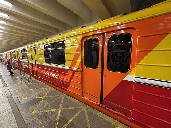 Выставка спец-вагонов метро на станции Полежаевская (фото Олег Д., Москва, май, 2025)