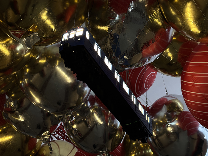 Украшенная станция Трубная (фото Олег Д., Москва, май, 2025)