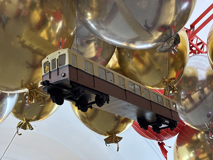 Украшенная станция Трубная (фото Олег Д., Москва, май, 2025)