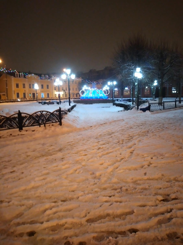 Фонтан «Девочка грибница», «Торговые ряды», зима 2020/2021 год (фото из архива сайта infoce-klin.ru)