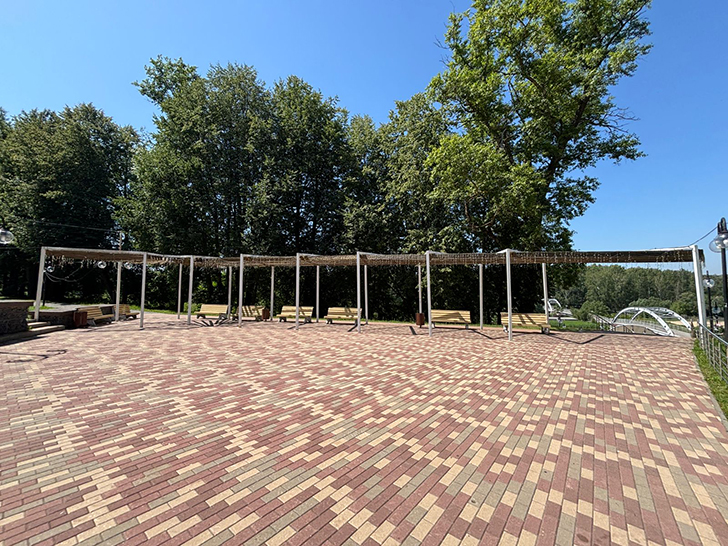 Город Клин, парк «Вальс цветов» (фото Олег Д., июль, 2025)