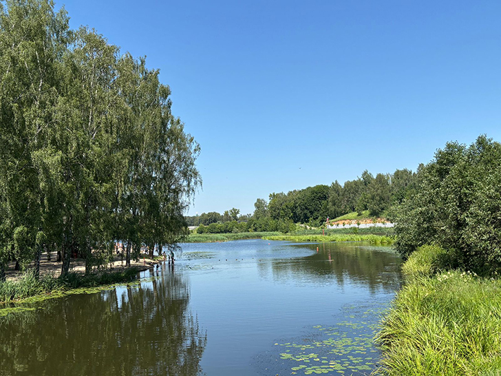 Город Клин, парк культуры и отдыха «Сестнорецкий» (фото Олег Д., июль, 2025)