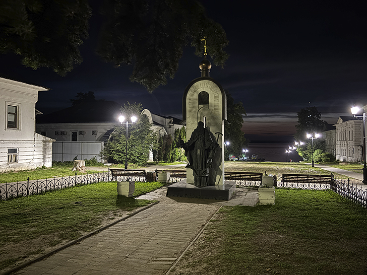 Рассвет в Калязине (фото Олег Д., июль, 2025)