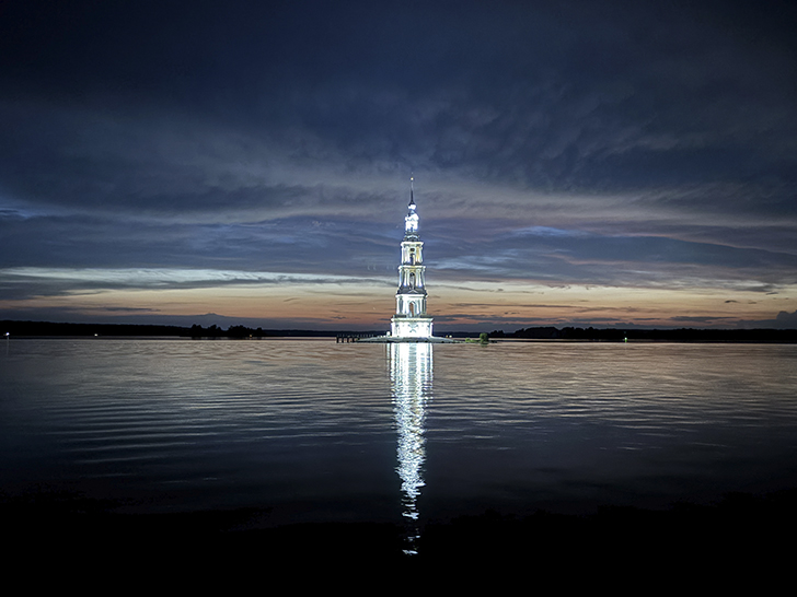 Рассвет в Калязине (фото Олег Д., июль, 2025)