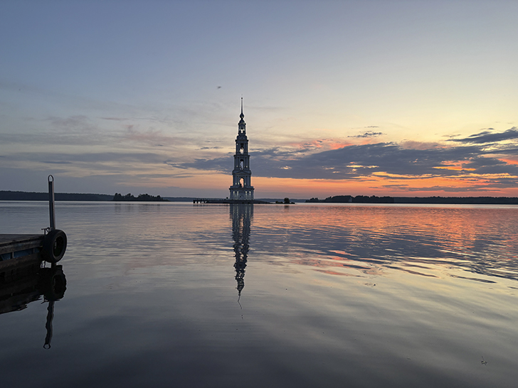 Рассвет в Калязине (фото Олег Д., июль, 2025)