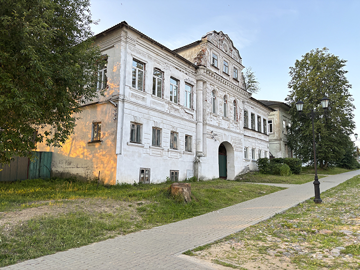 Рассвет в Калязине (фото Олег Д., июль, 2025)