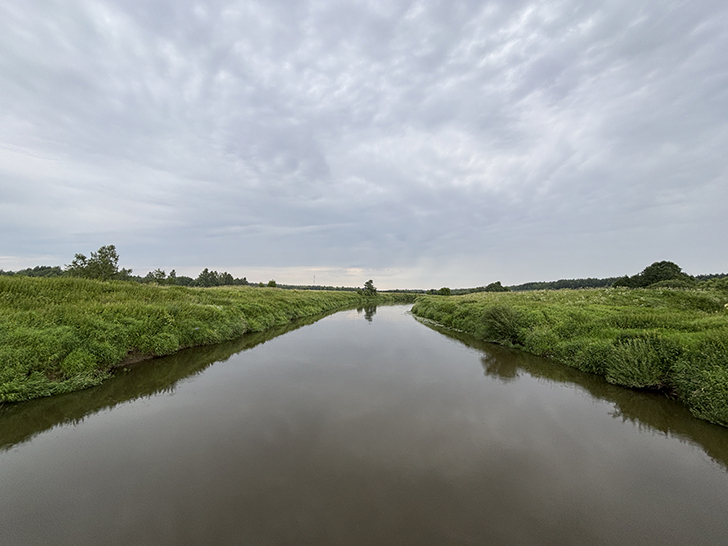Подвесной пешеходный мост в селе Дулово (фото Олег Д., июль, 2025)