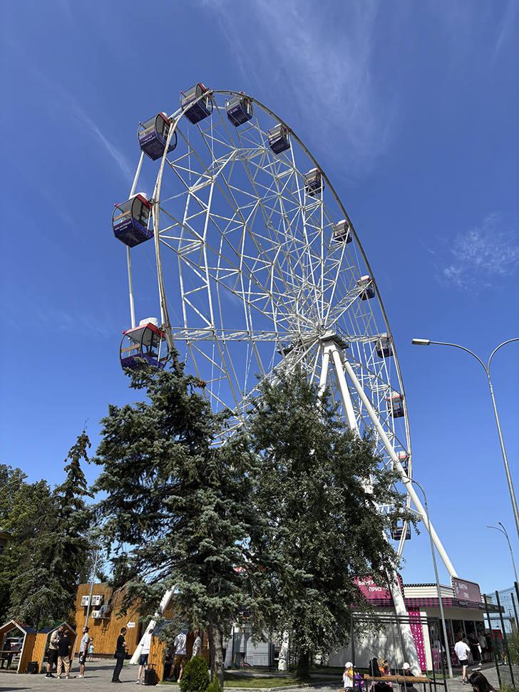 Арт-объект «Нижегородская стрелка» и поездка на канатной дороге (фото Олег Д., июль, 2025)