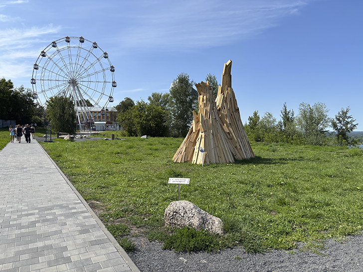 Арт-объект «Нижегородская стрелка» и поездка на канатной дороге (фото Олег Д., июль, 2025)