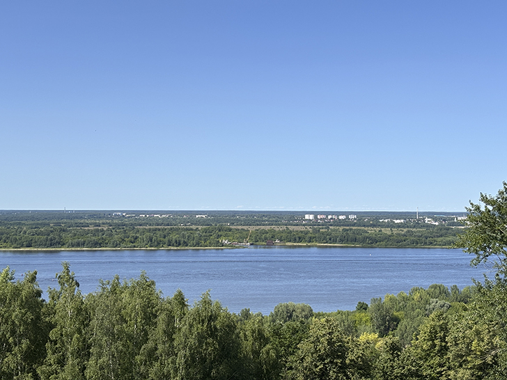 Прогулка по Верхне-Волжской набережной в Нижнем Новгороде (фото Олег Д., июль, 2025)