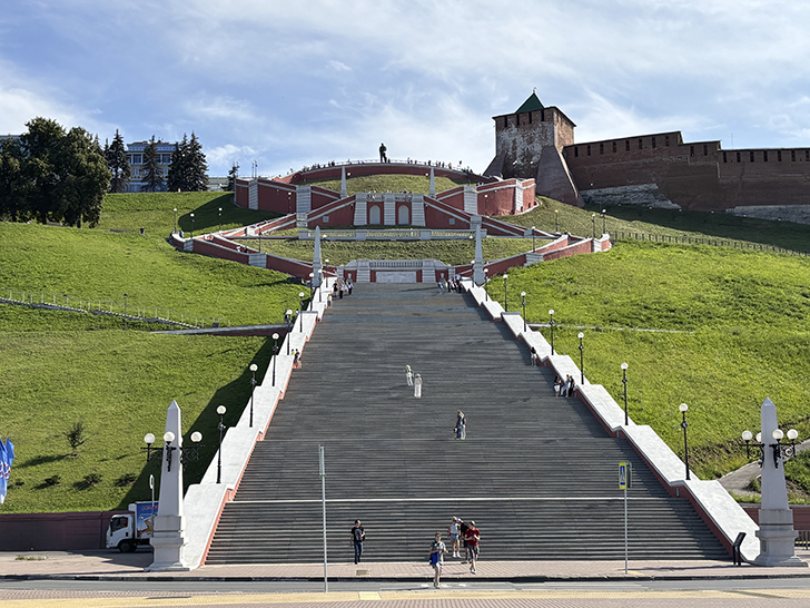 Прогулка по Нижне-Волжской набережной в Нижнем Новгороде (июль, 2025)