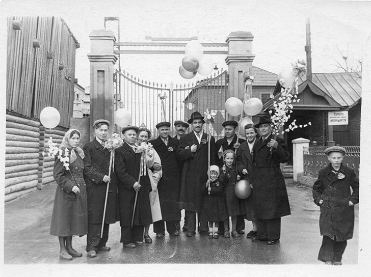 Проходная стекольного з-да, май 1958г