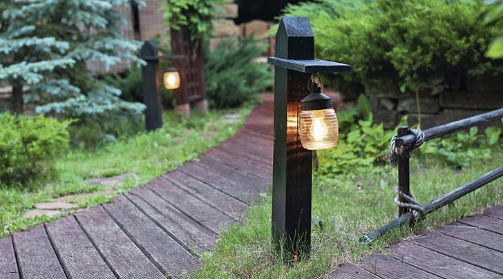 Размещая акценты в саду, следуйте правилу: они будут уместнее там, где лучше всего заметны