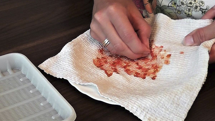 После того как семена высохнут, их собирают и хранят в бумажных конвертиках или матерчатых мешочках. Фото автора