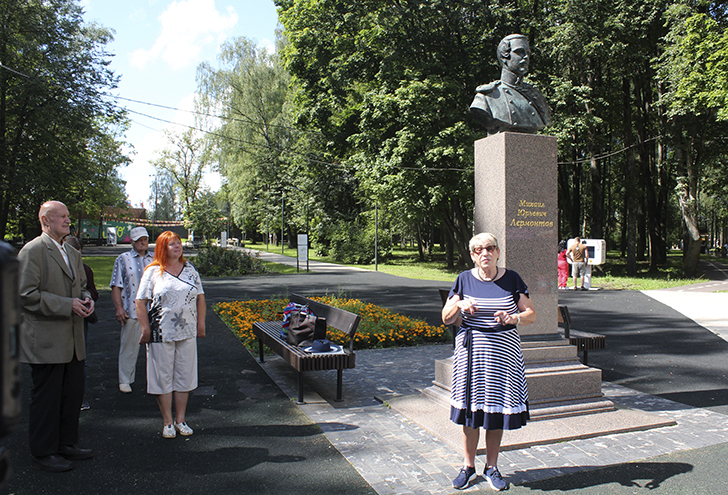 День поэзии у озера Сенеж (фото В.Кузьмин, август, 2025)