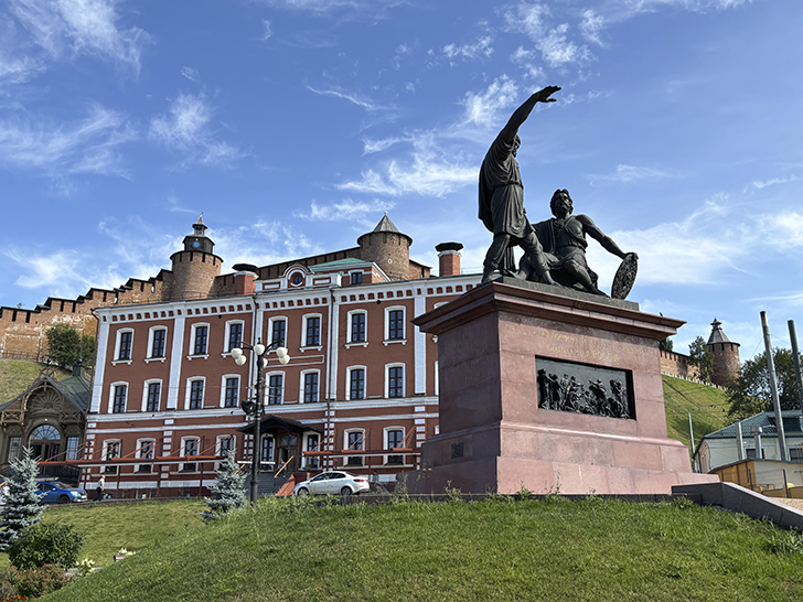 Прогулка по Рождественской улице в Нижнем Новгороде (фото Олег Д., июль, 2025)