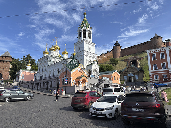 Прогулка по Рождественской улице в Нижнем Новгороде (фото Олег Д., июль, 2025)