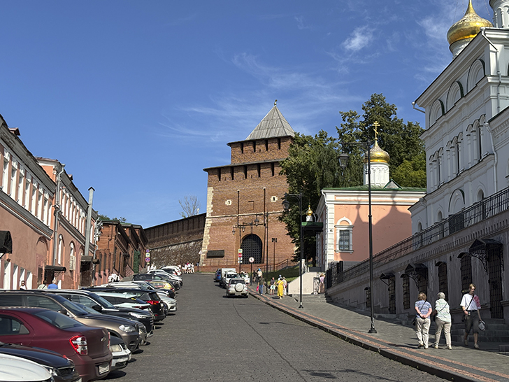 Прогулка по Рождественской улице в Нижнем Новгороде (фото Олег Д., июль, 2025)