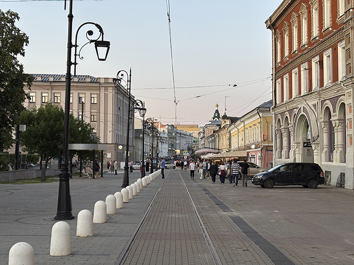 Прогулка по Рождественской улице в Нижнем Новгороде (фото Олег Д., июль, 2025)