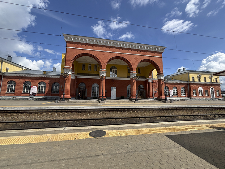 Железнодорожный вокзал Орла (фото Олег Д., июль, 2025)