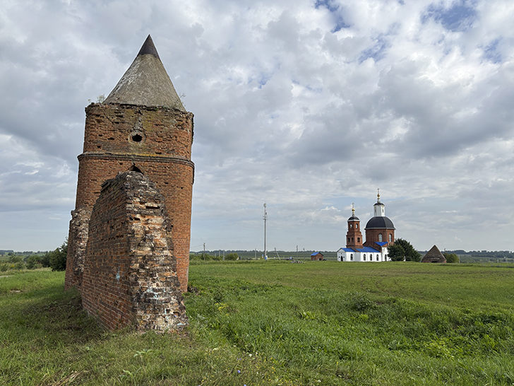 Усадьба Каменских: величественный архитектурный памятник Орловщины (фото Олег Д., июль, 2025)