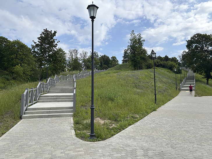 Сквер Дворянское гнездо в Орле (фото Олег Д., июль, 2025)