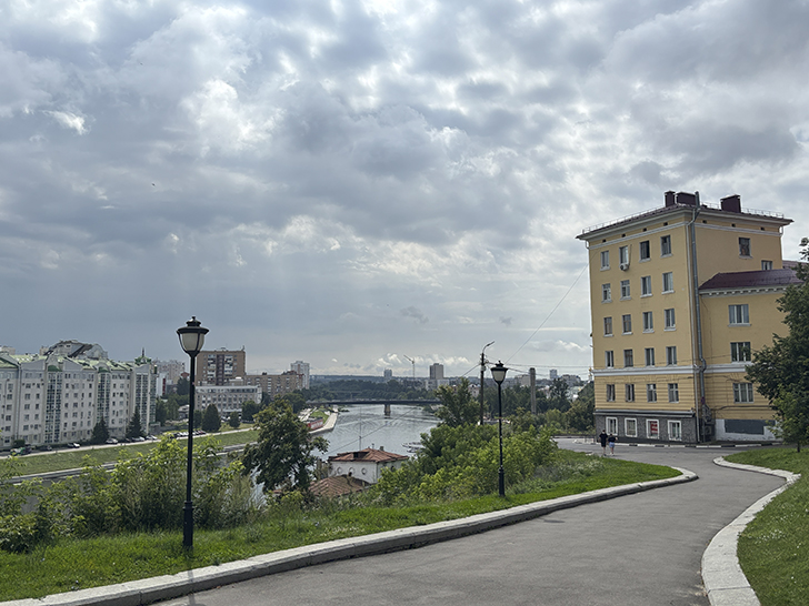 Сквер «Тургеневский бережок» в Орле (фото Олег Д., июль, 2025)