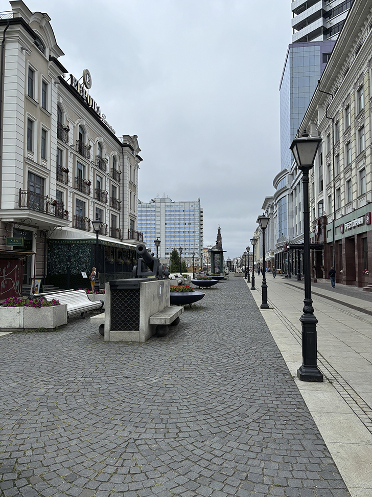 Петербургская улица в Казани (фото Олег Д., июль, 2024)