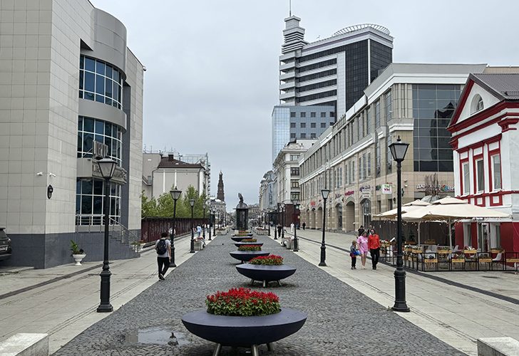 Петербургская улица в Казани (фото Олег Д., июль, 2024)