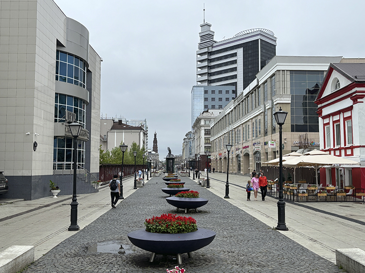 Петербургская улица в Казани (фото Олег Д., июль, 2024)