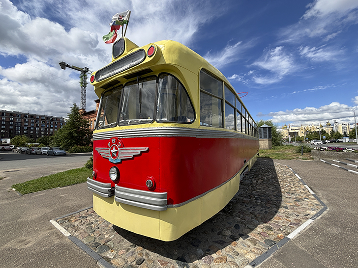 Музей трамваев и троллейбусов вблизи метро Суконная слобода (фото Олег Д., июль, 2024)