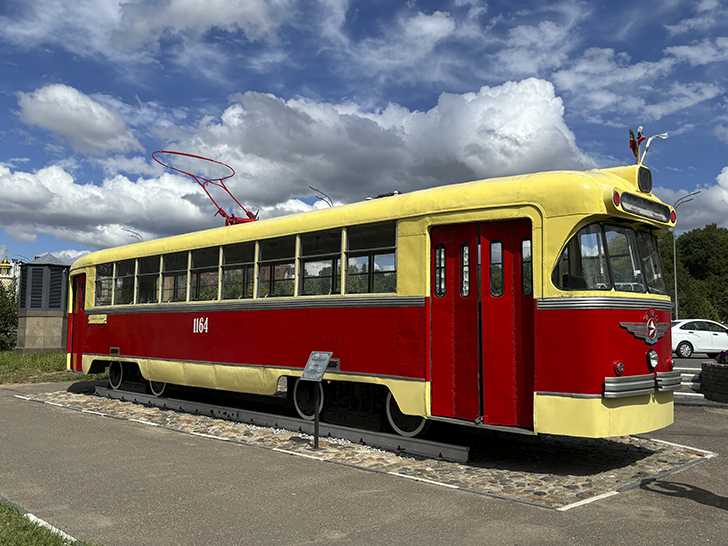 Музей трамваев и троллейбусов вблизи метро Суконная слобода (фото Олег Д., июль, 2024)