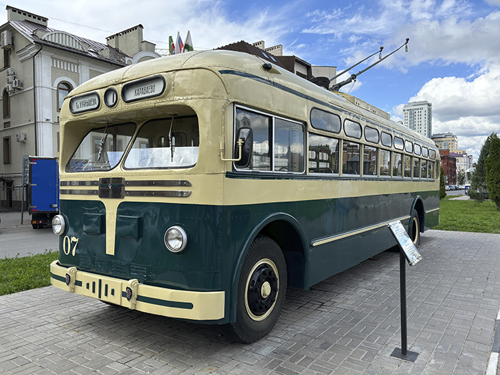 Музей трамваев и троллейбусов вблизи метро Суконная слобода (фото Олег Д., июль, 2024)