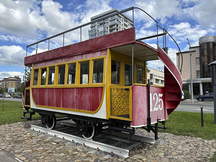 Музей трамваев и троллейбусов вблизи метро Суконная слобода (фото Олег Д., июль, 2024)