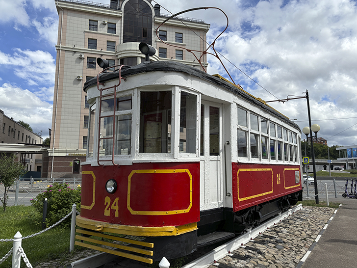 Музей трамваев и троллейбусов вблизи метро Суконная слобода (фото Олег Д., июль, 2024)