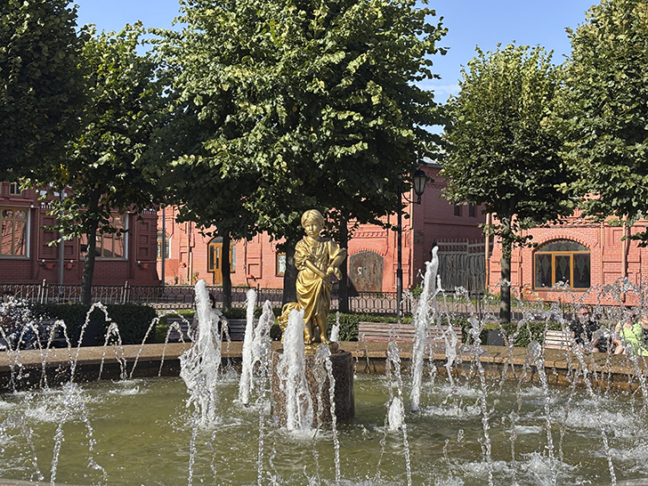 Прогулка по Клину в день города (фото Олег Д., август, 2025)