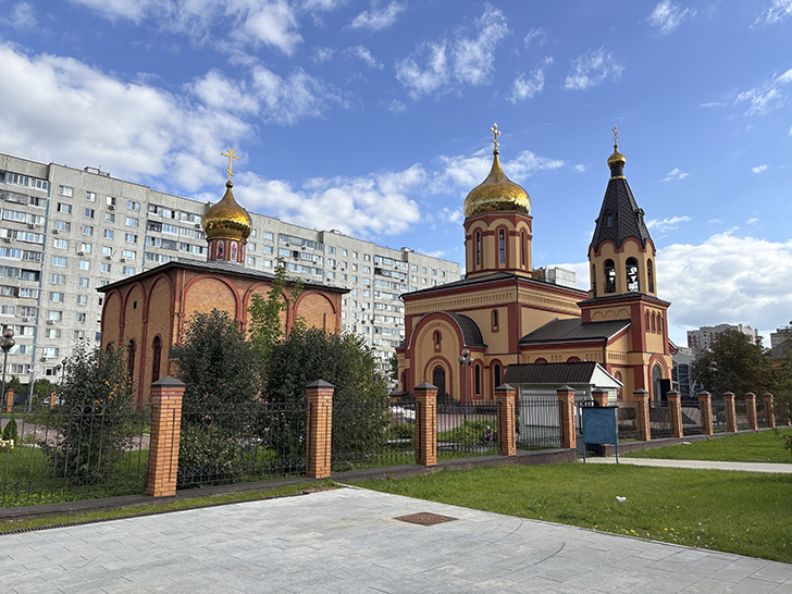 Церковь иконы Божией Матери «Всецарица» в Щербинке (фото Олег Д., сентябрь, 2025)