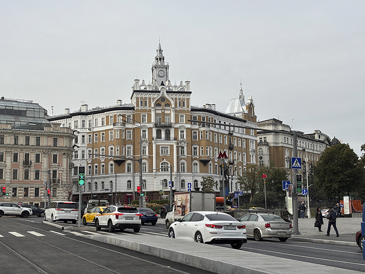 АВТОНОМНЫЙ ТРАМВАЙ (фото Олег Д., Москва, сентябрь, 2025)