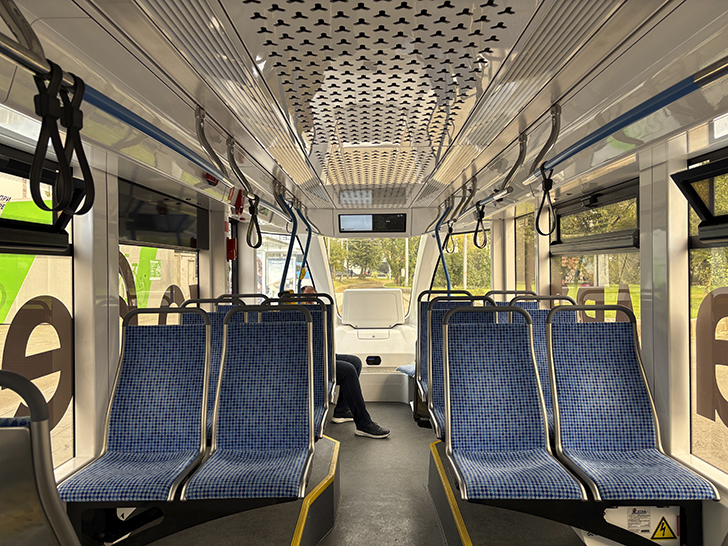 ПЕРВЫЙ В РОССИИ БЕСПИЛОТНЫЙ ТРАМВАЙ (фото Олег Д., сентябрь, 2025)