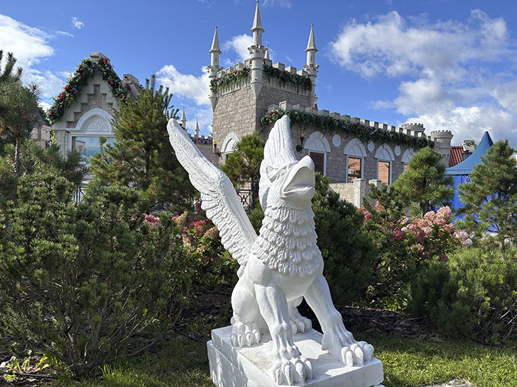 Фестивальная площадка «Легенды Крыма» в Зеленограде (фото автора, Зеленоград, сентябрь, 2025)