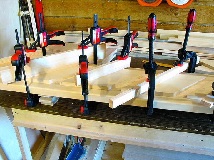 Приклеивание вставок к тетиве. Фото: архив «ИД «Бурда»