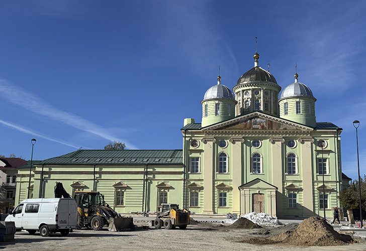 Фото-прогулка по уютному Клину (фото Олег Д., осень, 2025)
