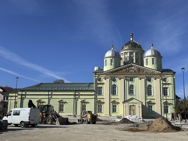 Фото-прогулка по уютному Клину (фото Олег Д., осень, 2025)