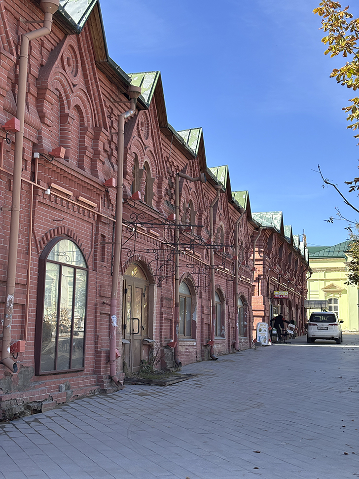 Фото-прогулка по уютному Клину (фото Олег Д., осень, 2025)